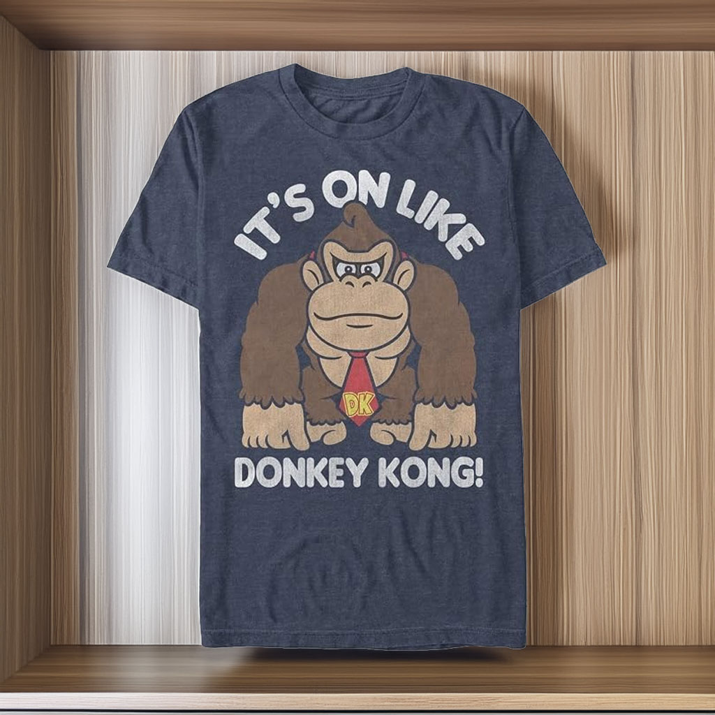 Nintendo Men's Fist Pump Graphic T-Shirt