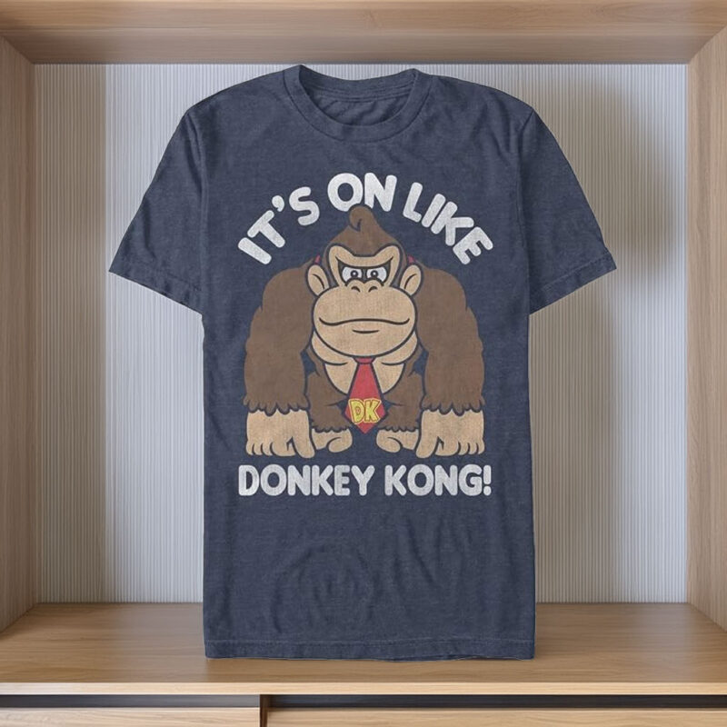 Nintendo Men's Fist Pump Graphic T-Shirt